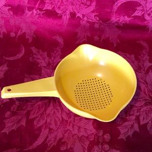 Vintage Tupperware Colander Stainer with handle